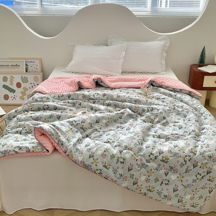 91家纺网 家纺一手货源 找家纺 星期八 2023新款全棉豆豆春秋被夏被 绿茵