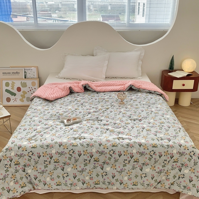 91家纺网 家纺一手货源 找家纺 星期八 2023新款全棉豆豆春秋被夏被 绿茵