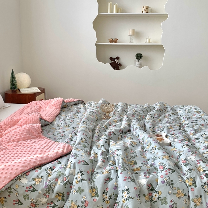 91家纺网 家纺一手货源 找家纺 星期八 2023新款全棉豆豆春秋被夏被 绿茵