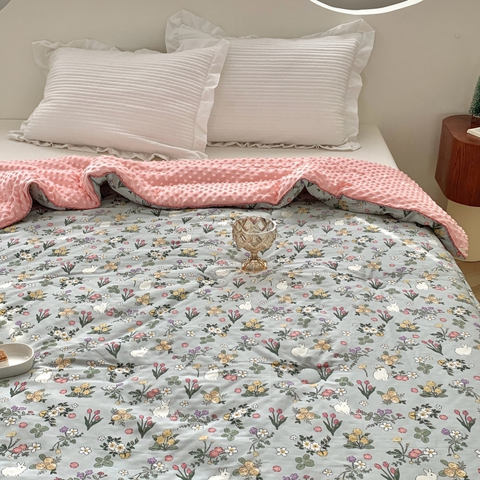 91家纺网 家纺一手货源 找家纺 星期八 2023新款全棉豆豆春秋被夏被 绿茵