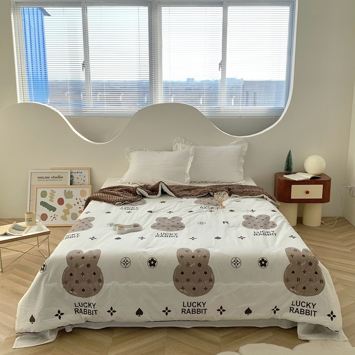 91家纺网 家纺一手货源 找家纺 星期八 2023新款全棉豆豆春秋被夏被 Lucky兔