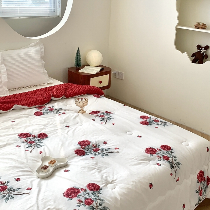 91家纺网 家纺一手货源 找家纺 星期八 2023新款全棉豆豆春秋被夏被 玫瑰花