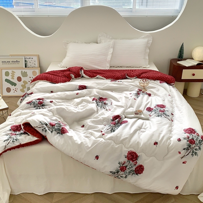 91家纺网 家纺一手货源 找家纺 星期八 2023新款全棉豆豆春秋被夏被 玫瑰花