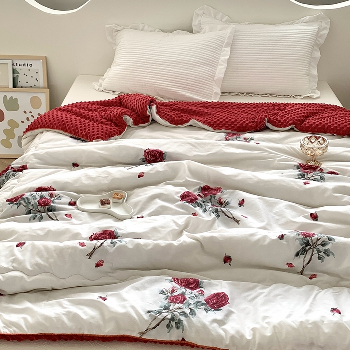 91家纺网 家纺一手货源 找家纺 星期八 2023新款全棉豆豆春秋被夏被 玫瑰花