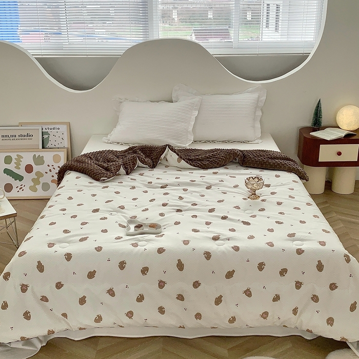 91家纺网 家纺一手货源 找家纺 星期八 2023新款全棉豆豆春秋被夏被 彼得兔