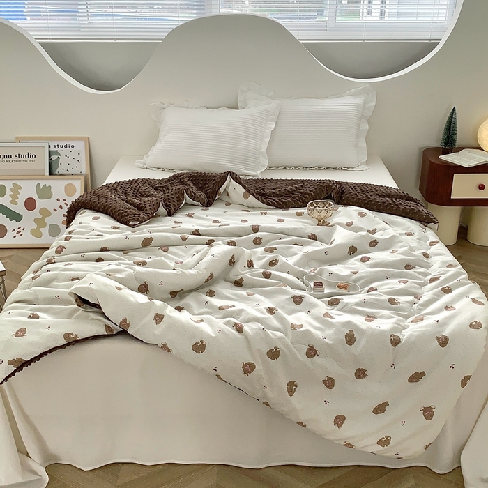 91家纺网 家纺一手货源 找家纺 星期八 2023新款全棉豆豆春秋被夏被 彼得兔