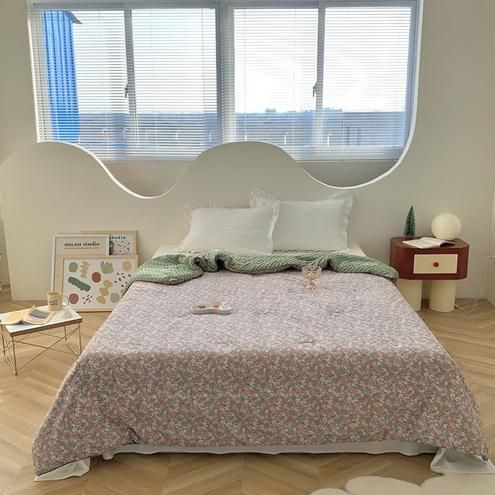 91家纺网 家纺一手货源 找家纺 星期八 2023新款全棉豆豆春秋被夏被 蔷薇