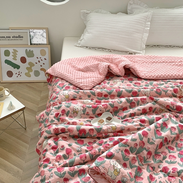 91家纺网 家纺一手货源 找家纺 星期八 2023新款全棉豆豆春秋被夏被 郁金香兔