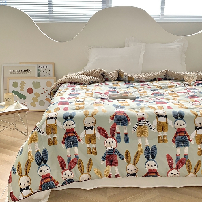 91家纺网 家纺一手货源 找家纺 星期八 2023新款全棉豆豆春秋被夏被 毛线兔