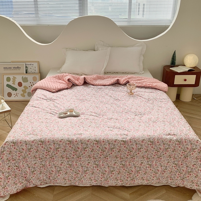 91家纺网 家纺一手货源 找家纺 星期八 2023新款全棉豆豆春秋被夏被 雪柳