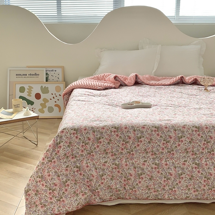 91家纺网 家纺一手货源 找家纺 星期八 2023新款全棉豆豆春秋被夏被 雪柳