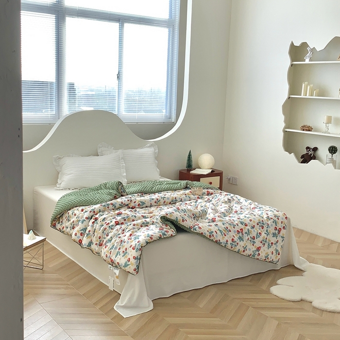 91家纺网 家纺一手货源 找家纺 星期八 2023新款全棉豆豆春秋被夏被 小草莓