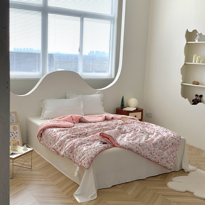 91家纺网 家纺一手货源 找家纺 星期八 2023新款全棉豆豆春秋被夏被 草莓兔