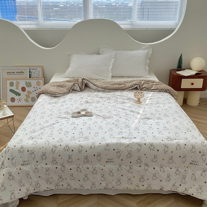 91家纺网 家纺一手货源 找家纺 星期八 2023新款全棉豆豆春秋被夏被 简笔熊