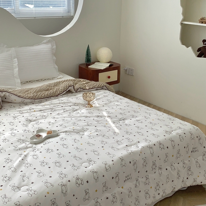 91家纺网 家纺一手货源 找家纺 星期八 2023新款全棉豆豆春秋被夏被 简笔熊