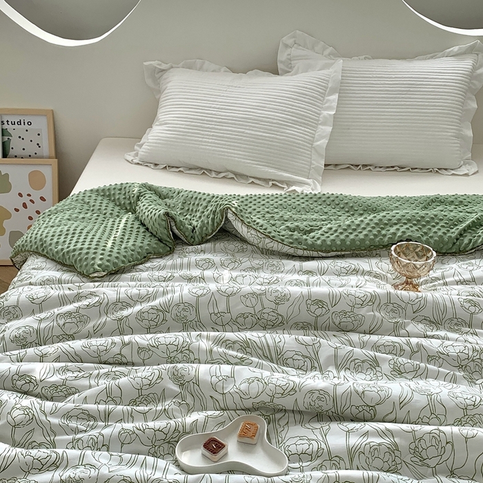 91家纺网 家纺一手货源 找家纺 星期八 2023新款全棉豆豆春秋被夏被 绿玫瑰