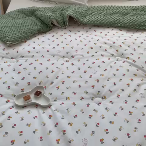 91家纺网 家纺一手货源 找家纺 星期八 2023新款全棉豆豆春秋被夏被 硕果