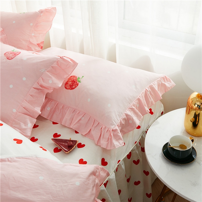 91家纺网 家纺一手货源 找家纺 亲亲公主 2025新款全棉韩版床裙款四件套 爱心草莓