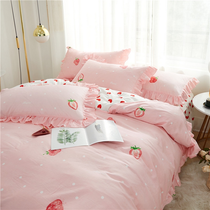 91家纺网 家纺一手货源 找家纺 亲亲公主 2025新款全棉韩版床裙款四件套 爱心草莓