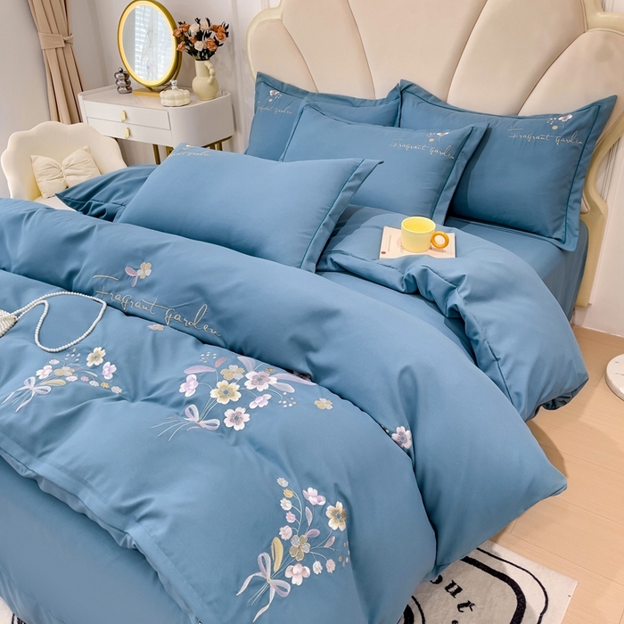 91家纺网 家纺一手货源 找家纺 金米诺 2024新款水洗磨毛刺绣四件套 幸运花-宾利蓝