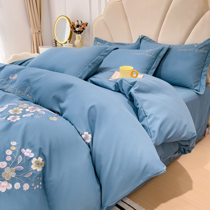 91家纺网 家纺一手货源 找家纺 金米诺 2024新款水洗磨毛刺绣四件套 幸运花-宾利蓝