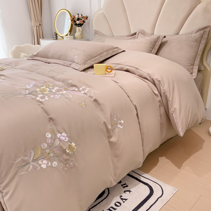 91家纺网 家纺一手货源 找家纺 金米诺 2024新款水洗磨毛刺绣四件套 幸运花-浅卡其