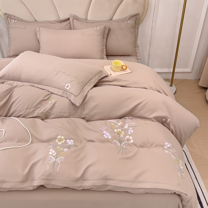 91家纺网 家纺一手货源 找家纺 金米诺 2024新款水洗磨毛刺绣四件套 幸运花-浅卡其