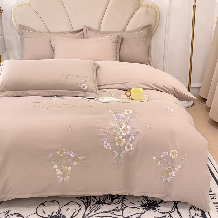 91家纺网 家纺一手货源 找家纺 金米诺 2024新款水洗磨毛刺绣四件套 幸运花-浅卡其