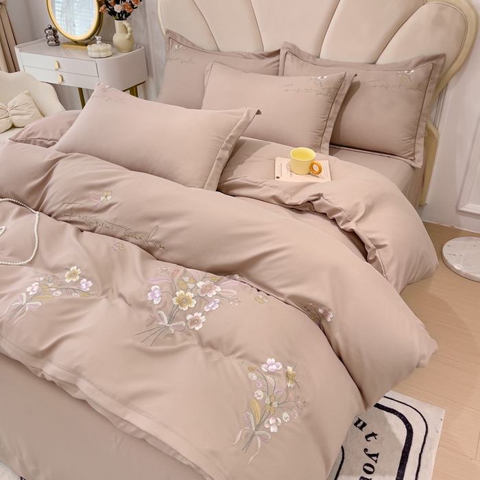 91家纺网 家纺一手货源 找家纺 金米诺 2024新款水洗磨毛刺绣四件套 幸运花-浅卡其