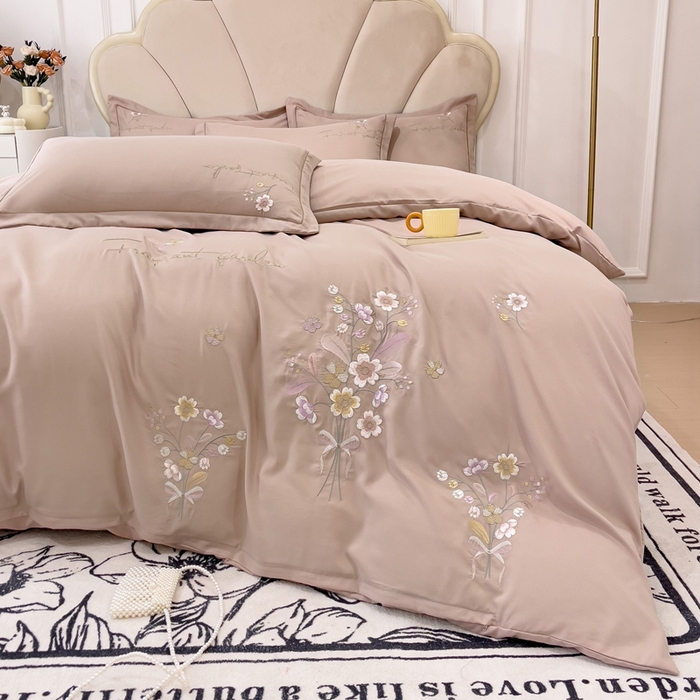 91家纺网 家纺一手货源 找家纺 金米诺 2024新款水洗磨毛刺绣四件套 幸运花-浅卡其