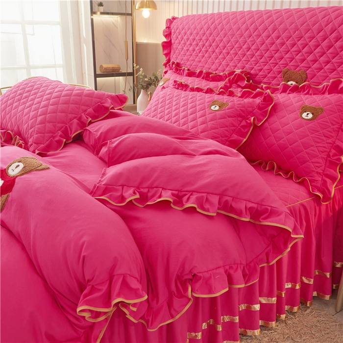 91家纺网 家纺一手货源 找家纺 屹成家纺 2024年水洗棉毛巾绣款床裙四件套 玫红