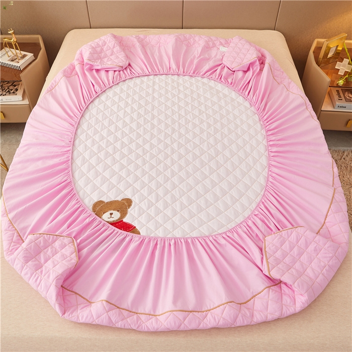 91家纺网 家纺一手货源 找家纺 屹成家纺 2024年水洗棉毛巾绣款床笠三件套 粉红