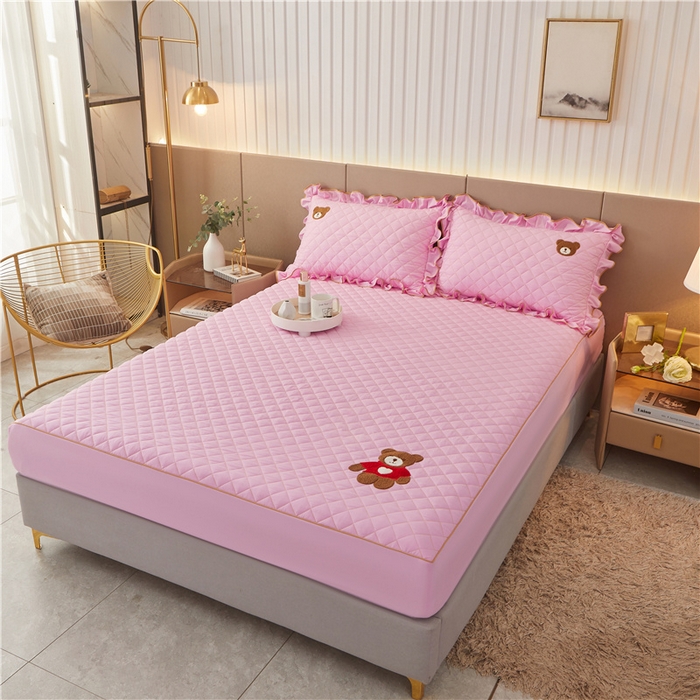 91家纺网 家纺一手货源 找家纺 屹成家纺 2024年水洗棉毛巾绣款床笠三件套 粉红