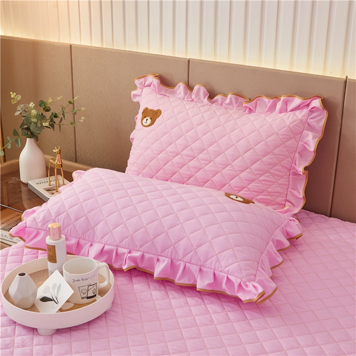 91家纺网 家纺一手货源 找家纺 屹成家纺 2024年水洗棉毛巾绣款床笠三件套 粉红