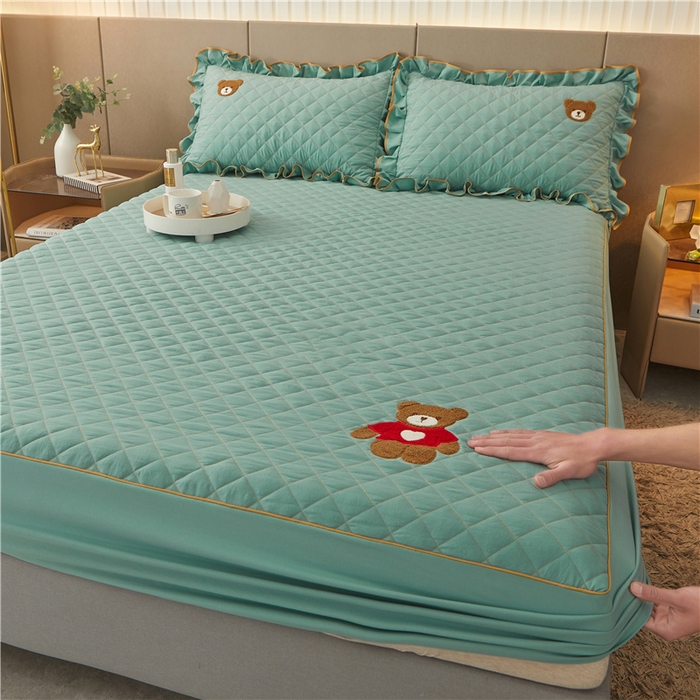 91家纺网 家纺一手货源 找家纺 屹成家纺 2024年水洗棉毛巾绣款床笠三件套 橄榄绿