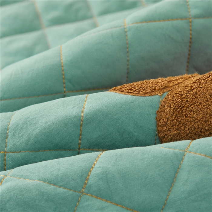 91家纺网 家纺一手货源 找家纺 屹成家纺 2024年水洗棉毛巾绣款床笠三件套 橄榄绿