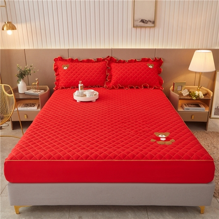 91家纺网 家纺一手货源 找家纺 屹成家纺 2024年水洗棉毛巾绣款床笠三件套 大红