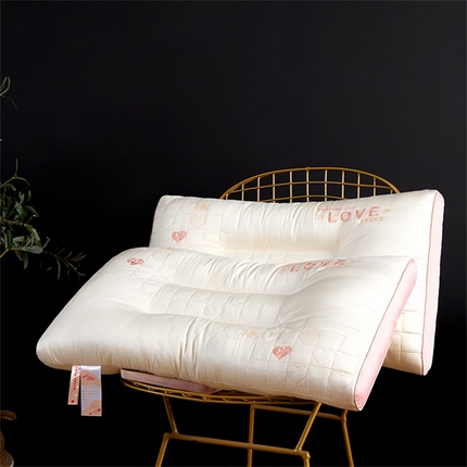 91家纺网 家纺一手货源 找家纺 （总）枕之坊 2023新款天丝LOVE枕