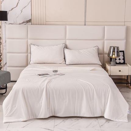 91家纺网 家纺一手货源 找家纺 恩和家纺 2025新款A类凉感丝冰激凌夏被 牛乳白