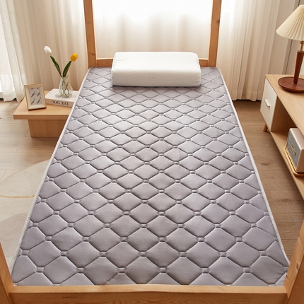 91家纺网 家纺一手货源 找家纺 （总）花言狐语 2025新款AB双面可用藤席夹棉床褥地垫单人款