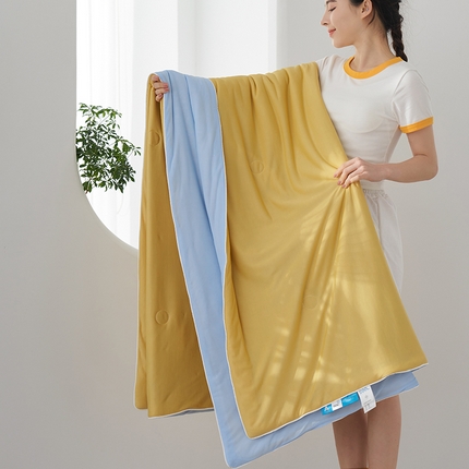 91家纺网 家纺一手货源 找家纺 （总）提供买家秀2023新款高克重锦纶A类凉糯糯凉感丝夏被空调被子