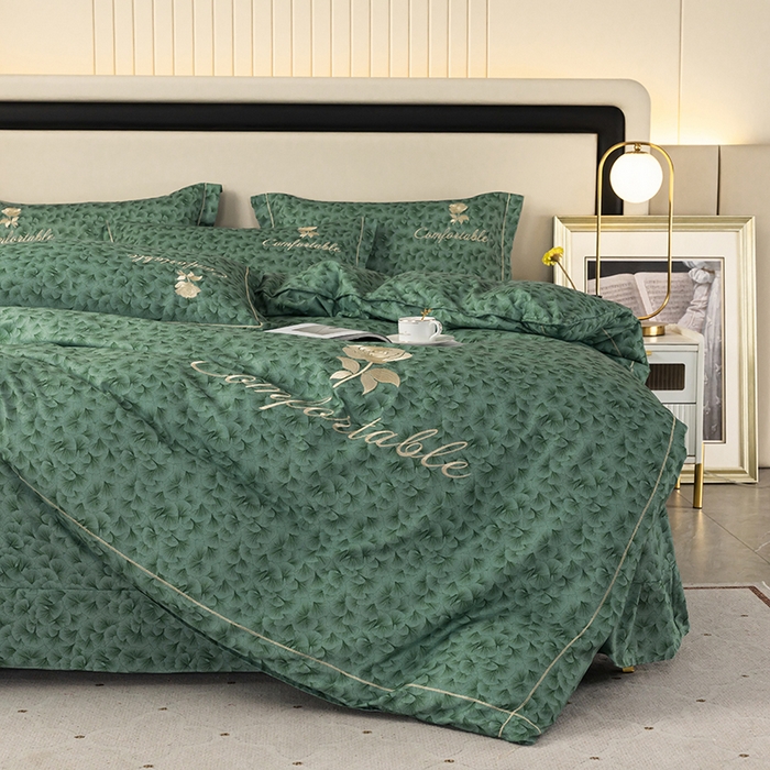 91家纺网 家纺一手货源 找家纺 优尚家纺2025新款肌理纹刺绣款四件套 孔雀绿