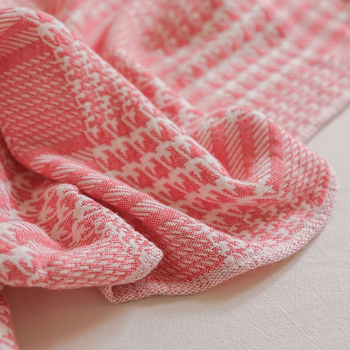 91家纺网 家纺一手货源 找家纺 雯雨家纺 2023新款竹纤维毛巾被 百灵鸟-红色