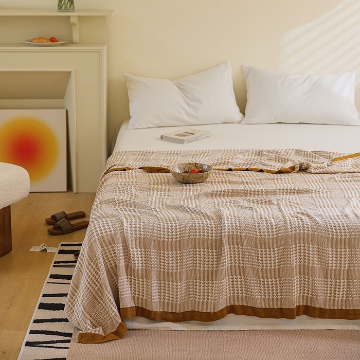 91家纺网 家纺一手货源 找家纺 雯雨家纺 2023新款竹纤维毛巾被 百灵鸟-驼色