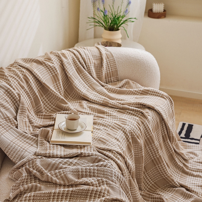 91家纺网 家纺一手货源 找家纺 雯雨家纺 2023新款竹纤维毛巾被 百灵鸟-驼色