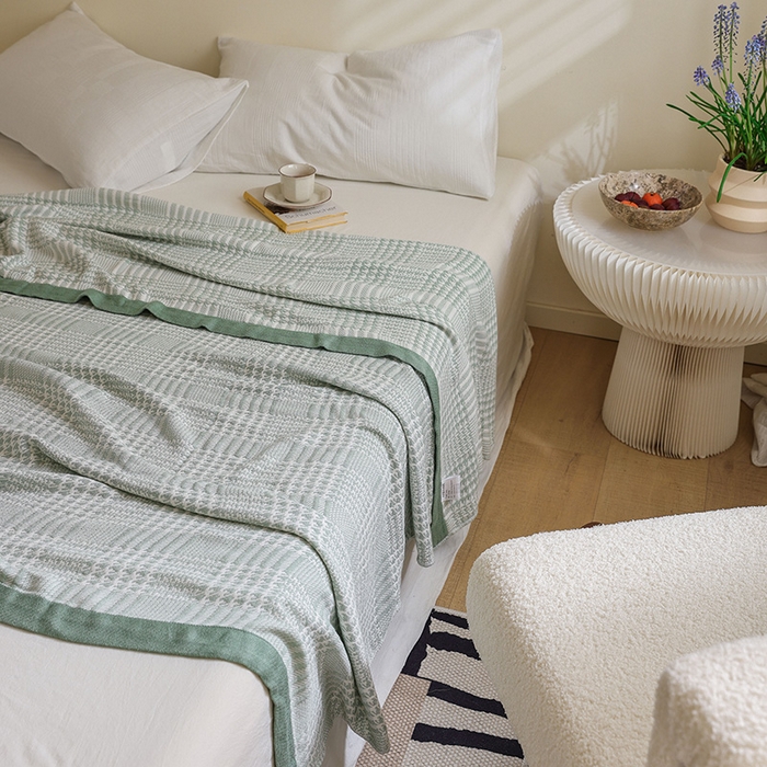 91家纺网 家纺一手货源 找家纺 雯雨家纺 2023新款竹纤维毛巾被 百灵鸟-绿色