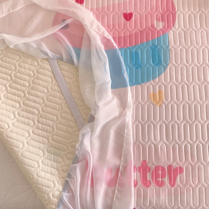 91家纺网 家纺一手货源 找家纺 美乐迪2023新款大版床裙款乳胶凉席 粉色蛋糕