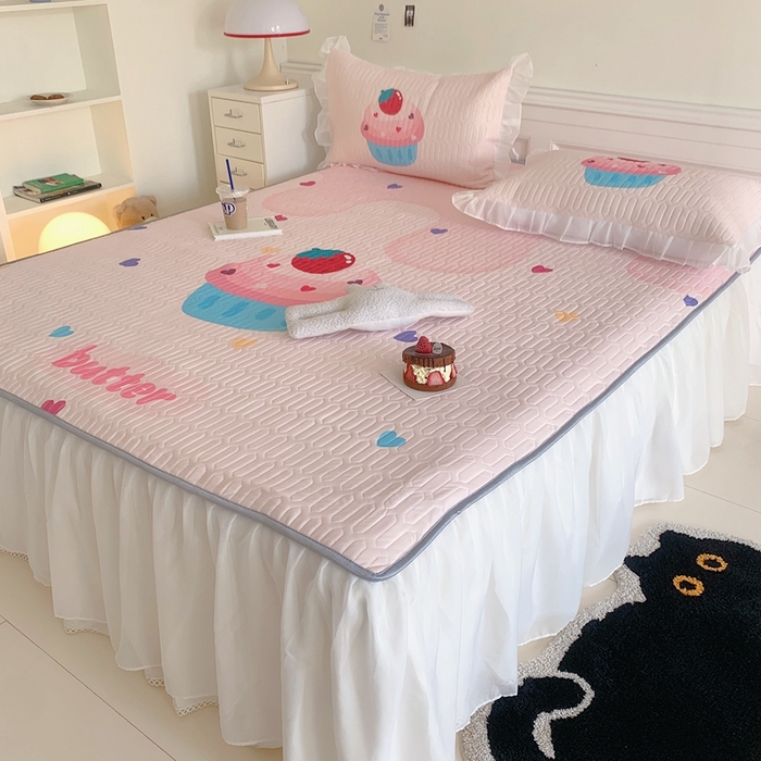 91家纺网 家纺一手货源 找家纺 美乐迪2023新款大版床裙款乳胶凉席 粉色蛋糕