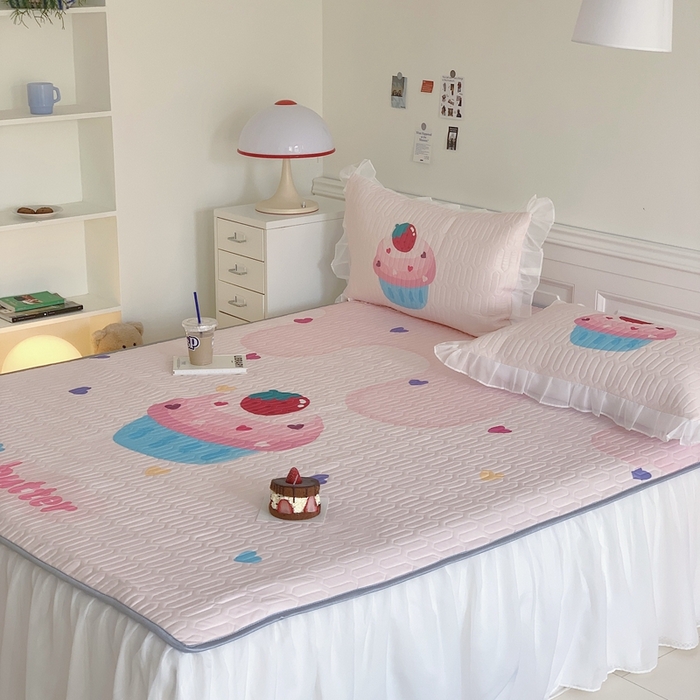 91家纺网 家纺一手货源 找家纺 美乐迪2023新款大版床裙款乳胶凉席 粉色蛋糕