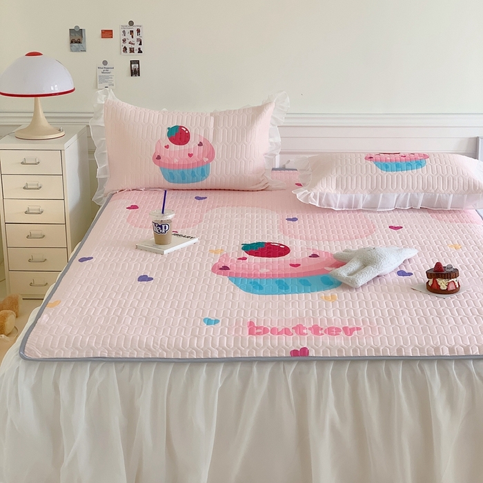 91家纺网 家纺一手货源 找家纺 美乐迪2023新款大版床裙款乳胶凉席 粉色蛋糕